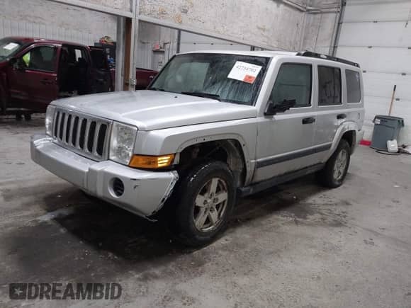 2006 Jeep Commander with VIN 1J8HG48K66C124642, listed as a IAAI auction lot 42734702 with 207,366 mi miles and . Bid and sale history available at DreamBid. Image 2.