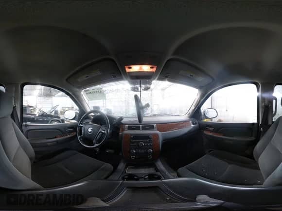 2008 Chevrolet Suburban 2LT с VIN 1GNFK16348J103883, выставлен на аукционе IAAI как лот 42593866 с пробегом 272 026 миль миль и . История ставок и продаж доступна на DreamBid. Изображение 19.