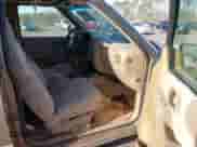 2002 Chevrolet Blazer LS с VIN 1GNCS18WX2K160391, выставлен на аукционе IAAI как лот 41731100 с пробегом 250 283 миль миль и . История ставок и продаж доступна на DreamBid. Изображение 5.