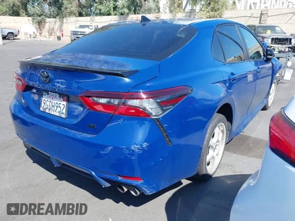 2023 Toyota Camry SE z VIN 4T1T11AK6PU158700, wystawiony jako IAAI lot #43312055 z przebiegiem 49 320 mil mil oraz . Historia ofert i sprzedaży dostępna na DreamBid. Obrazek 4.