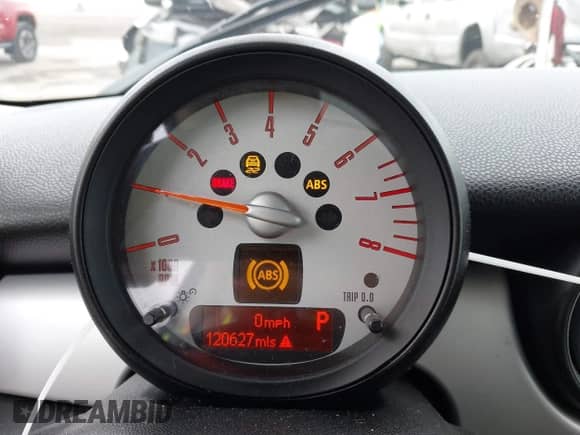2013 MINI Hardtop с VIN WMWSU3C51DT687500, выставлен на аукционе IAAI как лот 42508583 с пробегом 120 627 миль миль и . История ставок и продаж доступна на DreamBid. Изображение 7.