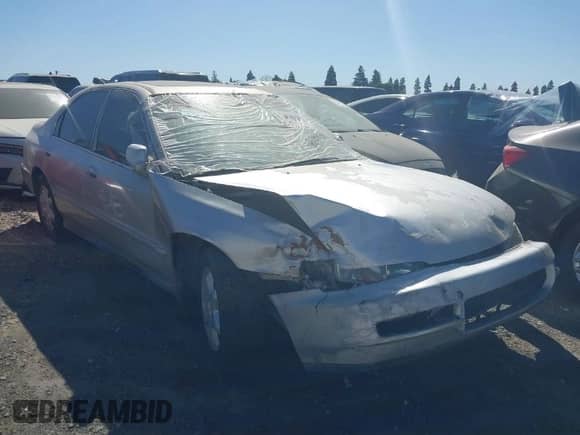 1996 Honda Accord EX z VIN 1HGCE667XTA019483, wystawiony jako IAAI lot #39625724 z przebiegiem 211 631 mil mil oraz . Historia ofert i sprzedaży dostępna na DreamBid. Obrazek 1.