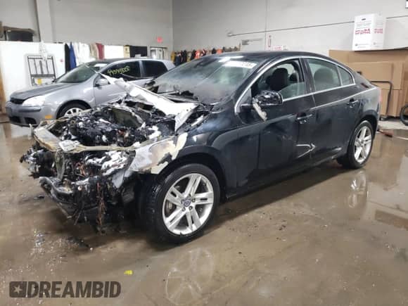 2015 Volvo S60 T5 Premier Plus с VIN YV1612TC2F1314545, выставлен на аукционе Copart как лот 44457645 с пробегом Не указан миль и На запчасти • Non repairable. История ставок и продаж доступна на DreamBid. Изображение 1.