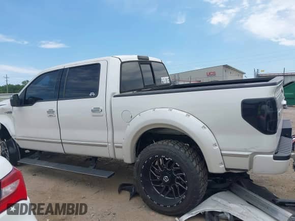 2013 Ford F-150 XLT z VIN 1FTFW1E6XDFC26965, wystawiony jako IAAI lot #42809033 z przebiegiem 203 209 mil mil oraz . Historia ofert i sprzedaży dostępna na DreamBid. Obrazek 13.