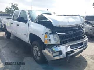 2011 Chevrolet Silverado 2500HD LT z VIN 1GC1CXCG1BF127532, wystawiony jako IAAI lot #41891751 z przebiegiem 218 618 mil mil oraz . Historia ofert i sprzedaży dostępna na DreamBid. Obrazek 1.