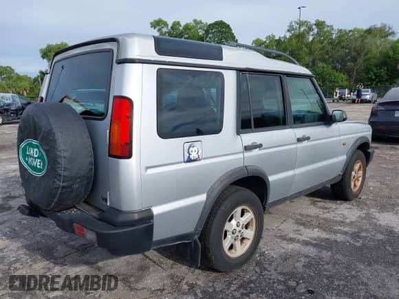 2003 Land Rover Discovery with VIN SALTK14463A773962, listed as a IAAI auction lot 43226661 with 79,468 mi miles and . Bid and sale history available at DreamBid. Image 4.
