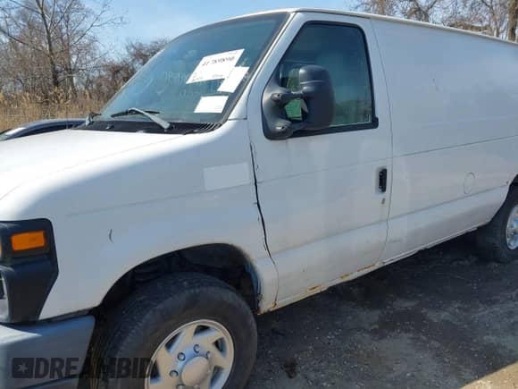 2009 Ford Econoline Cargo Commercial with VIN 1FTSE34P59DA00617, listed as a IAAI auction lot 41789890 with 26,444 mi miles and . Bid and sale history available at DreamBid. Image 17.
