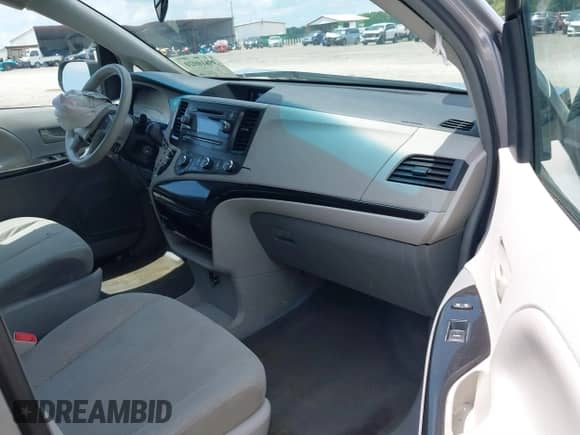 2012 Toyota Sienna с VIN 5TDKA3DC2CS012289, выставлен на аукционе IAAI как лот 39810920 с пробегом 90 330 миль миль и . История ставок и продаж доступна на DreamBid. Изображение 5.