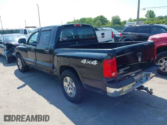 2005 Dodge Dakota SLT with VIN 1D7HW48N05S119919, listed as a IAAI auction lot 42605894 with 181,701 mi miles and . Bid and sale history available at DreamBid. Image 3.