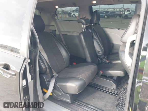 2011 Toyota Sienna SE with VIN 5TDXK3DC7BS107805, listed as a IAAI auction lot 43515503 with Not provided miles and . Bid and sale history available at DreamBid. Image 8.