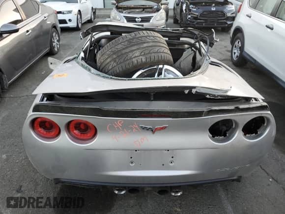 2008 Chevrolet Corvette Z06 z VIN 1G1YY26E285107360, wystawiony jako Copart lot #74151104 z przebiegiem Nie podano mil oraz Szkoda całkowita • Salvage title. Historia ofert i sprzedaży dostępna na DreamBid. Obrazek 6.