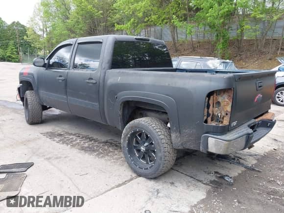 2011 Chevrolet Silverado 1500 LS z VIN 3GCPKREA3BG268473, wystawiony jako IAAI lot #42248752 z przebiegiem 202 057 mil mil oraz . Historia ofert i sprzedaży dostępna na DreamBid. Obrazek 3.