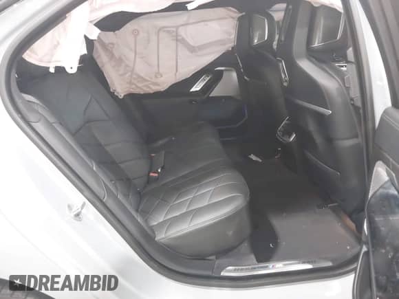 2024 BMW 7 Series 740i z VIN WBA23EH03RCP56318, wystawiony jako IAAI lot #42491064 z przebiegiem 30 364 mil mil oraz . Historia ofert i sprzedaży dostępna na DreamBid. Obrazek 8.