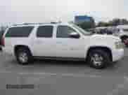 2011 Chevrolet Suburban LT с VIN 1GNSKJE30BR216805, выставлен на аукционе IAAI как лот 42438652 с пробегом 265 350 миль миль и . История ставок и продаж доступна на DreamBid. Изображение 13.