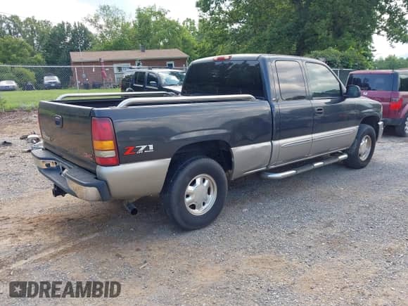 2003 GMC Sierra 1500 SLE с VIN 2GTEK19T931170319, выставлен на аукционе IAAI как лот 42688524 с пробегом 319 869 миль миль и . История ставок и продаж доступна на DreamBid. Изображение 4.
