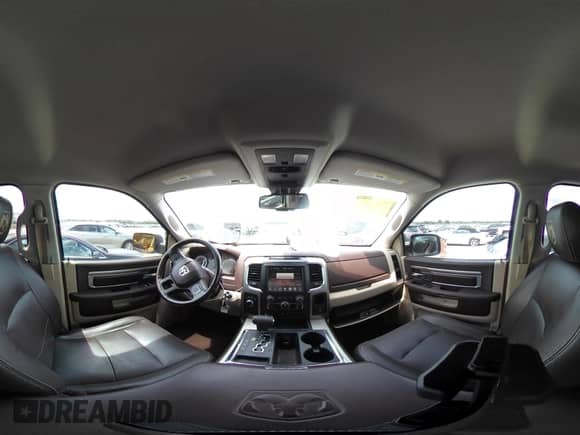 2013 Ram 1500 Big Horn z VIN 1C6RR7LT9DS557552, wystawiony jako IAAI lot #42472680 z przebiegiem 240 011 mil mil oraz . Historia ofert i sprzedaży dostępna na DreamBid. Obrazek 18.