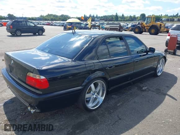 2001 BMW 7 Series 740i с VIN WBAGG83481DN86607, выставлен на аукционе IAAI как лот 42686666 с пробегом 115 753 миль миль и . История ставок и продаж доступна на DreamBid. Изображение 4.