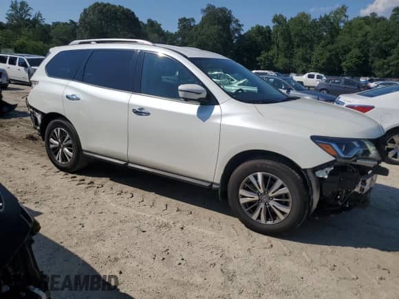 2019 Nissan Pathfinder Platinum z VIN 5N1DR2MM7KC590310, wystawiony jako Copart lot #63454935 z przebiegiem 51 823 mil mil oraz Szkoda całkowita • Salvage title. Historia ofert i sprzedaży dostępna na DreamBid. Obrazek 4.