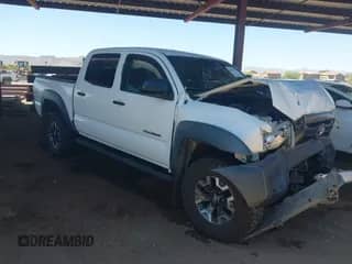 2015 Toyota Tacoma PreRunner z VIN 3TMJU4GN6FM188806, wystawiony jako IAAI lot #42863780 z przebiegiem 111 889 mil mil oraz . Historia ofert i sprzedaży dostępna na DreamBid. Obrazek 1.