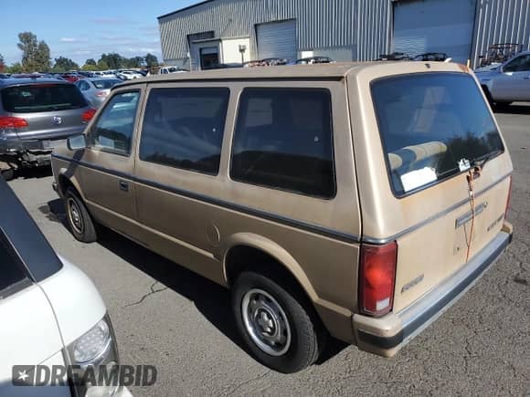1984 Dodge Shadow with VIN 2B4FK41C8ER153305, listed as a Copart auction lot 73438314 with 645,567 mi miles and Clean title. Bid and sale history available at DreamBid. Image 2.