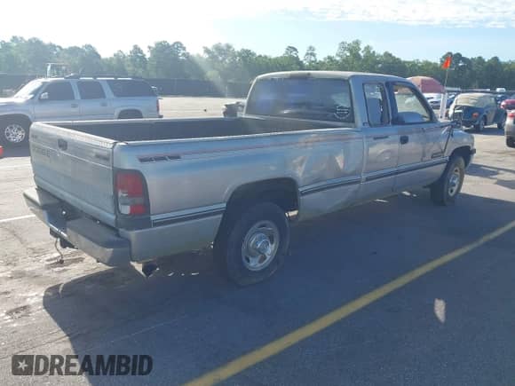 1996 Dodge 2500 with VIN 1B7KC23C3TJ145047, listed as a IAAI auction lot 42535903 with 213,669 mi miles and . Bid and sale history available at DreamBid. Image 4.