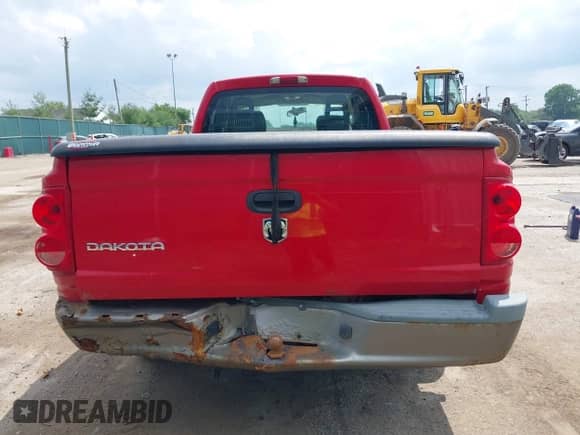 2005 Dodge Dakota ST with VIN 1D7HW22K85S271692, listed as a IAAI auction lot 42666693 with Not provided miles and . Bid and sale history available at DreamBid. Image 16.