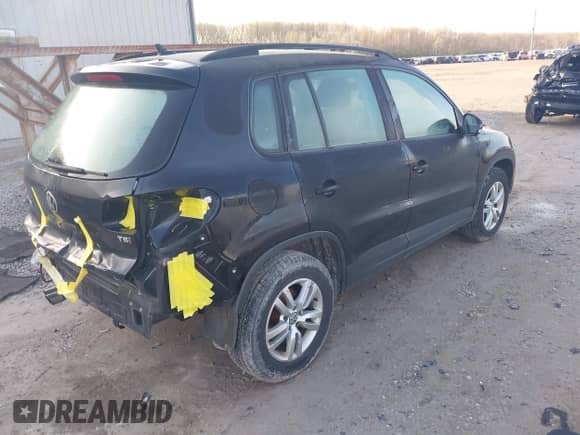 2017 Volkswagen Tiguan S с VIN WVGAV7AX2HK000023, выставлен на аукционе IAAI как лот 41971308 с пробегом 112 350 миль миль и . История ставок и продаж доступна на DreamBid. Изображение 4.