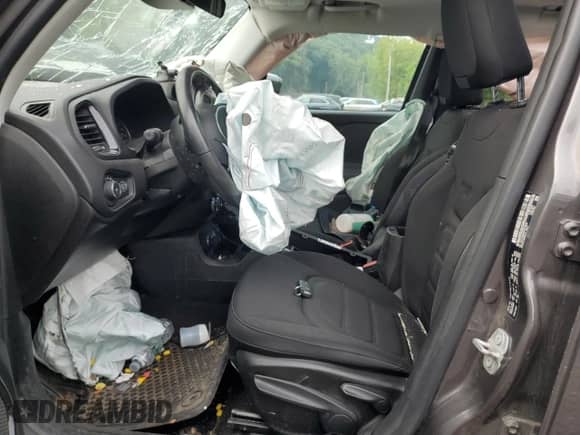 2017 Jeep Renegade Altitude with VIN ZACCJBBH4HPF49229, listed as a Copart auction lot 67680535 with 73,556 mi miles and Salvage title. Bid and sale history available at DreamBid. Image 7.