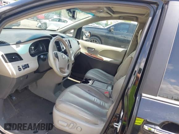 2013 Toyota Sienna XLE с VIN 5TDDK3DC8DS064047, выставлен на аукционе IAAI как лот 42755455 с пробегом 143 604 миль миль и . История ставок и продаж доступна на DreamBid. Изображение 14.