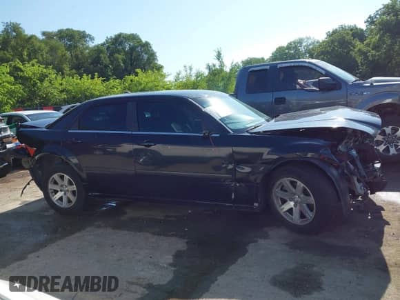 2006 Chrysler 300 with VIN 2C3KA43R96H274524, listed as a IAAI auction lot 42592121 with 172,717 mi miles and . Bid and sale history available at DreamBid. Image 14.