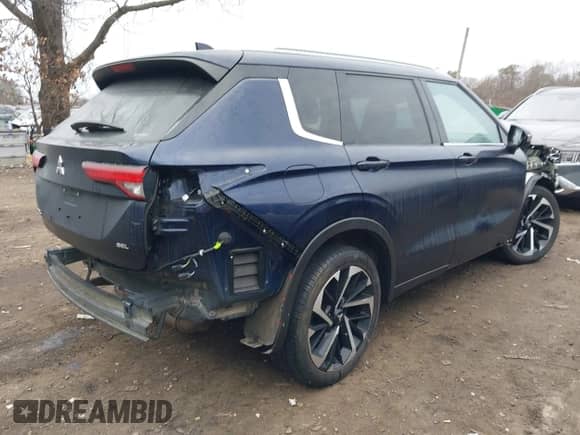 2023 Mitsubishi Outlander SEL z VIN JA4J4VA87PZ016822, wystawiony jako IAAI lot #41673740 z przebiegiem 22 164 mil mil oraz . Historia ofert i sprzedaży dostępna na DreamBid. Obrazek 4.