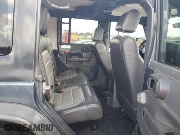 2008 Jeep Wrangler Unlimited Rubicon z VIN 1J4GA691X8L577455, wystawiony jako Copart lot #62909945 z przebiegiem 119 081 mil mil oraz Szkoda całkowita • Salvage title. Historia ofert i sprzedaży dostępna na DreamBid. Obrazek 11.