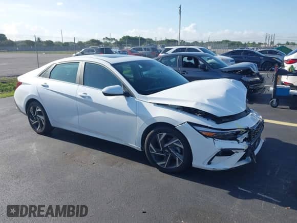 2024 Hyundai Elantra SEL with VIN KMHLS4DG6RU642696, listed as a IAAI auction lot 42903516 with 11,725 mi miles and . Bid and sale history available at DreamBid. Image 1.
