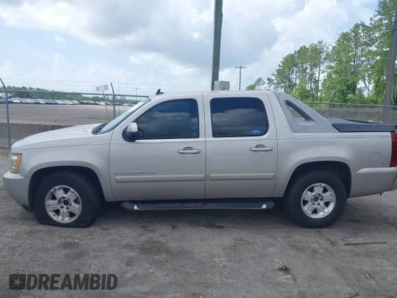 2009 Chevrolet Avalanche 2LT with VIN 3GNEC22099G122135, listed as a IAAI auction lot 42512478 with 253,747 mi miles and . Bid and sale history available at DreamBid. Image 14.