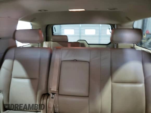 2009 Cadillac Escalade z VIN 1GYFK43569R209961, wystawiony jako Copart lot #54011705 z przebiegiem 143 894 mil mil oraz Czysty tytuł • Clean title. Historia ofert i sprzedaży dostępna na DreamBid. Obrazek 10.