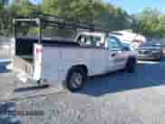 2004 Chevrolet Silverado 2500HD z VIN 1GBHC24U44E219043, wystawiony jako IAAI lot #43102077 z przebiegiem 182 868 mil mil oraz . Historia ofert i sprzedaży dostępna na DreamBid. Obrazek 6.