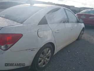 2012 Chevrolet Cruze LS z VIN 1G1PD5SH7C7306572, wystawiony jako IAAI lot #43384949 z przebiegiem 183 150 mil mil oraz . Historia ofert i sprzedaży dostępna na DreamBid. Obrazek 4.