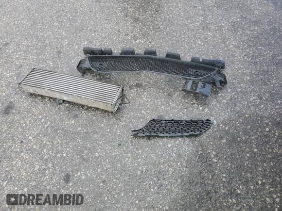 2015 Mercedes-Benz CLA 250 с VIN WDDSJ4EB1FN171283, выставлен на аукционе Copart как лот 85162585 с пробегом 133 000 миль миль и Списание • Salvage title. История ставок и продаж доступна на DreamBid. Изображение 12.