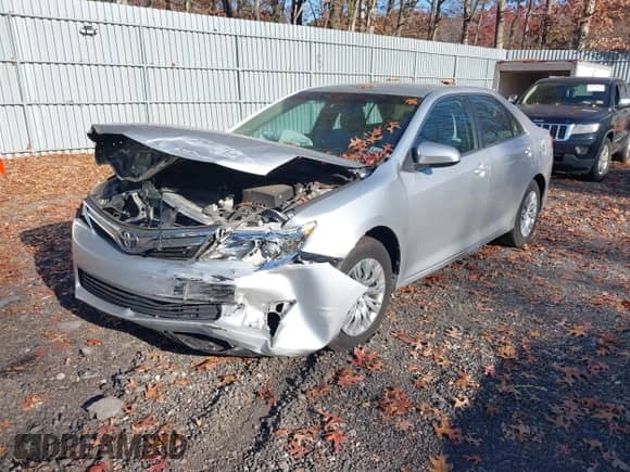 2012 Toyota Camry XLE z VIN 4T1BF1FK8CU095891, wystawiony jako IAAI lot #40877761 z przebiegiem 152 163 mil mil oraz . Historia ofert i sprzedaży dostępna na DreamBid. Obrazek 17.