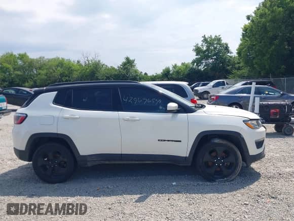 2018 Jeep Compass Latitude с VIN 3C4NJDBB6JT432542, выставлен на аукционе IAAI как лот 42967654 с пробегом 94 667 миль миль и . История ставок и продаж доступна на DreamBid. Изображение 13.