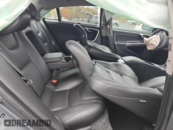 2017 Volvo S60 Inscription с VIN LYV402TK4HB125690, выставлен на аукционе Copart как лот 86498645 с пробегом 186 308 миль миль и Списание • Salvage title. История ставок и продаж доступна на DreamBid. Изображение 10.