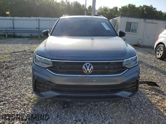 2022 Volkswagen Tiguan SE R-Line Black с VIN 3VVCB7AX7NM131668, выставлен на аукционе Copart как лот 65747475 с пробегом 26 165 миль миль и Чистый • Clean title. История ставок и продаж доступна на DreamBid. Изображение 5.
