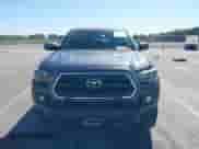 2017 Toyota Tacoma SR5 z VIN 3TMCZ5AN9HM105459, wystawiony jako IAAI lot #43321840 z przebiegiem 220 881 mil mil oraz . Historia ofert i sprzedaży dostępna na DreamBid. Obrazek 10.