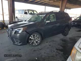 2023 Subaru Forester Limited z VIN JF2SKAPC5PH405423, wystawiony jako Copart lot #70416445 z przebiegiem 15 126 mil mil oraz Szkoda całkowita • Salvage title. Historia ofert i sprzedaży dostępna na DreamBid. Obrazek 1.