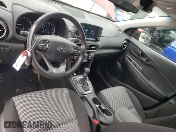2019 Hyundai Kona SEL с VIN KM8K6CAA4KU325483, выставлен на аукционе Copart как лот 68338235 с пробегом 44 147 миль миль и Списание • Salvage title. История ставок и продаж доступна на DreamBid. Изображение 8.