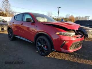 2024 Dodge Hornet R/T Plus z VIN ZACPDFDW1R3A20261, wystawiony jako Copart lot #80283844 z przebiegiem 19 736 mil mil oraz Szkoda całkowita • Salvage title. Historia ofert i sprzedaży dostępna na DreamBid. Obrazek 4.