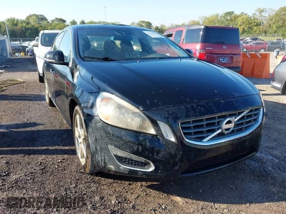 2012 Volvo S60 T5 с VIN YV1622FS1C2048425, выставлен на аукционе IAAI как лот 43324845 с пробегом 250 499 миль миль и . История ставок и продаж доступна на DreamBid. Изображение 12.