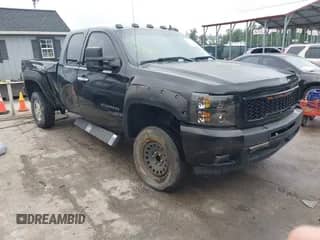 2011 Chevrolet Silverado 1500 LT with VIN 1GCRCSE00BZ319254, listed as a IAAI auction lot 42597214 with 204,642 mi miles and . Bid and sale history available at DreamBid. Image 1.