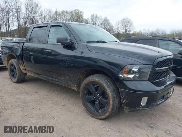 2018 Ram 1500 Big Horn z VIN 1C6RR7LG7JS255577, wystawiony jako IAAI lot #41931201 z przebiegiem 95 671 mil mil oraz . Historia ofert i sprzedaży dostępna na DreamBid. Obrazek 1.