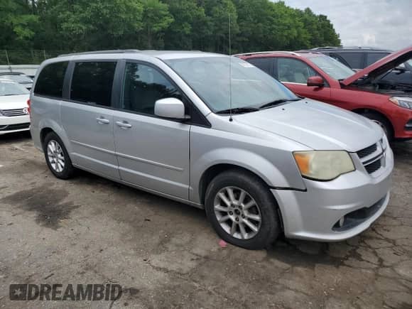 2011 Dodge Grand Caravan R/T with VIN 2D4RN7DG2BR697420, listed as a Copart auction lot 59805915 with 135,493 mi miles and Clean title. Bid and sale history available at DreamBid. Image 4.